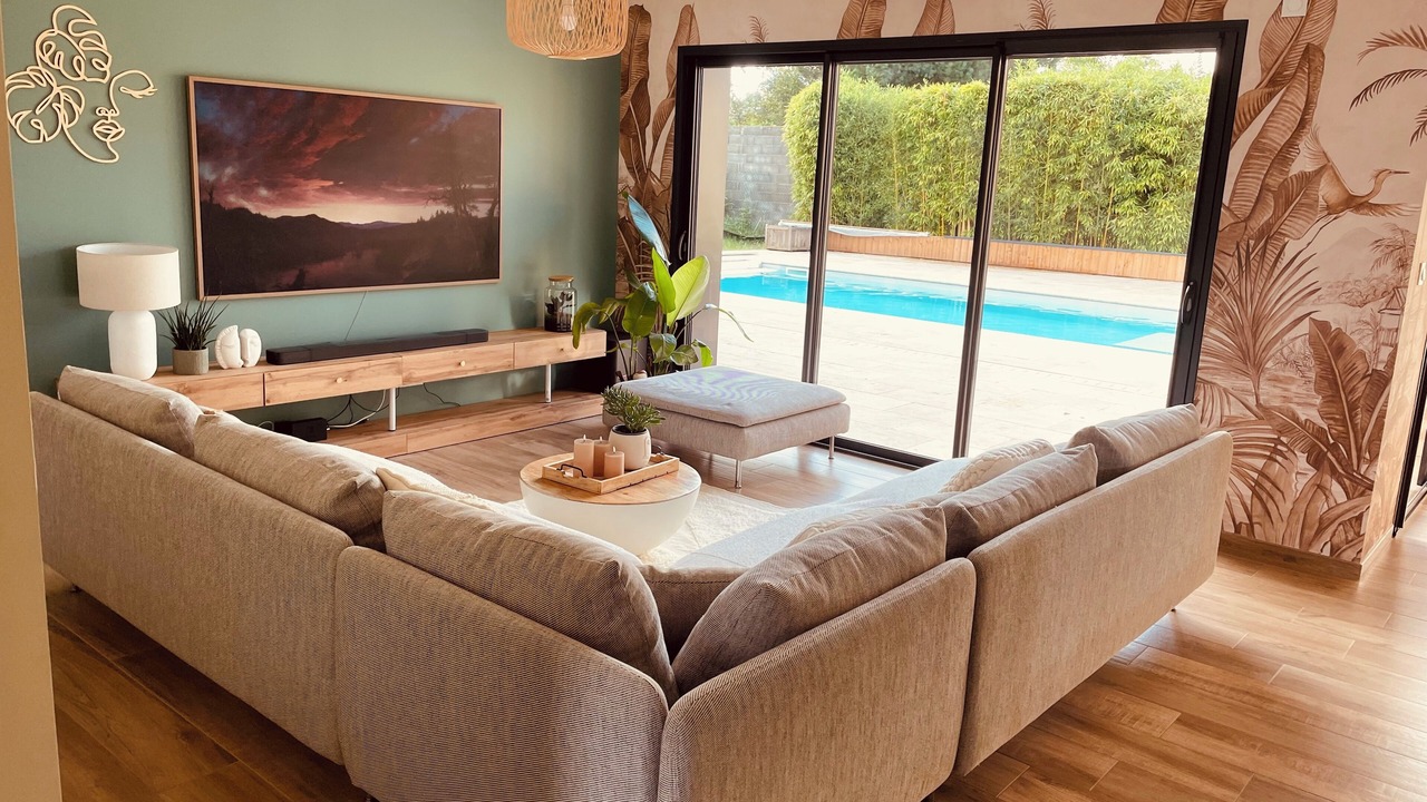 Photo of Livingroom in Cadillac-en-Fronsadais