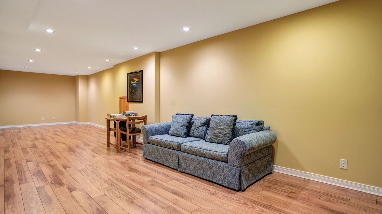 Photo of Livingroom in Thornhill