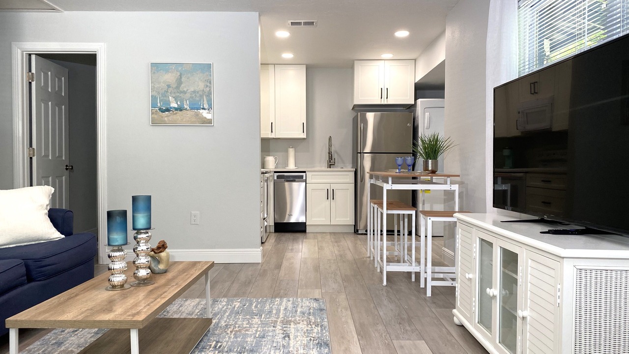 Photo of Livingroom in Gillespie Park