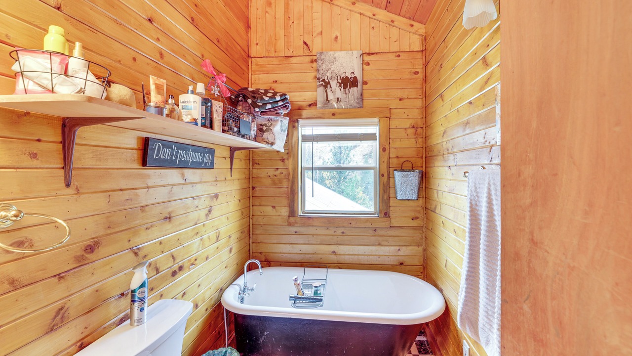 Photo of Bathroom in Pollock