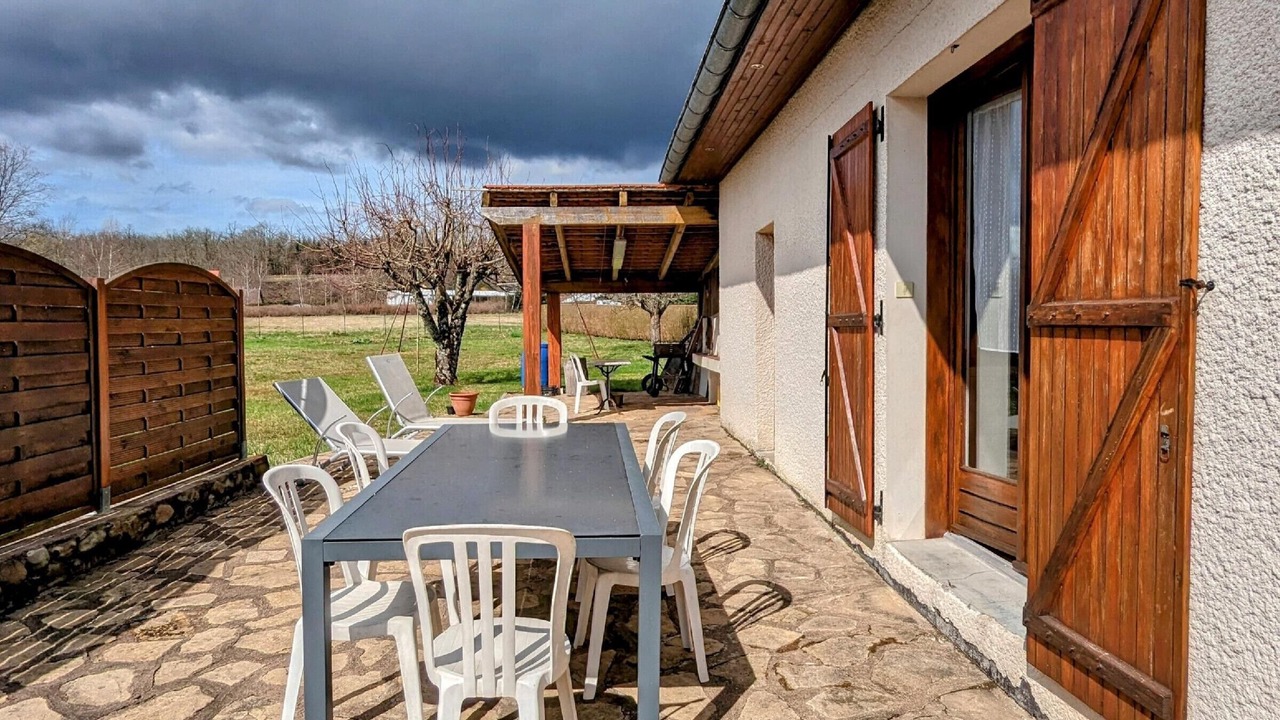 Photo of Outdoor in Plancher-Bas