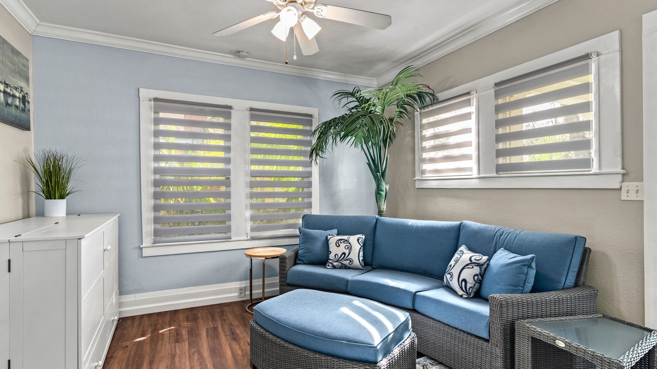 Photo of Livingroom in Gillespie Park