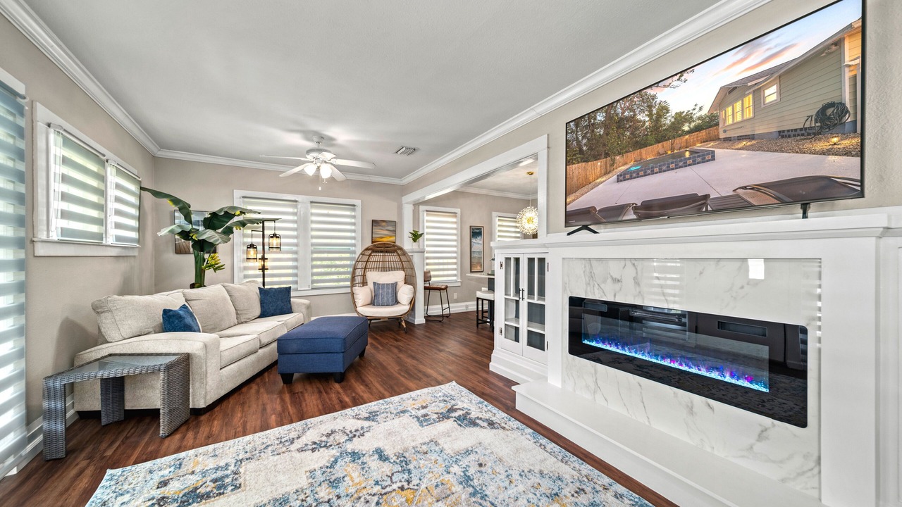 Photo of Livingroom in Gillespie Park