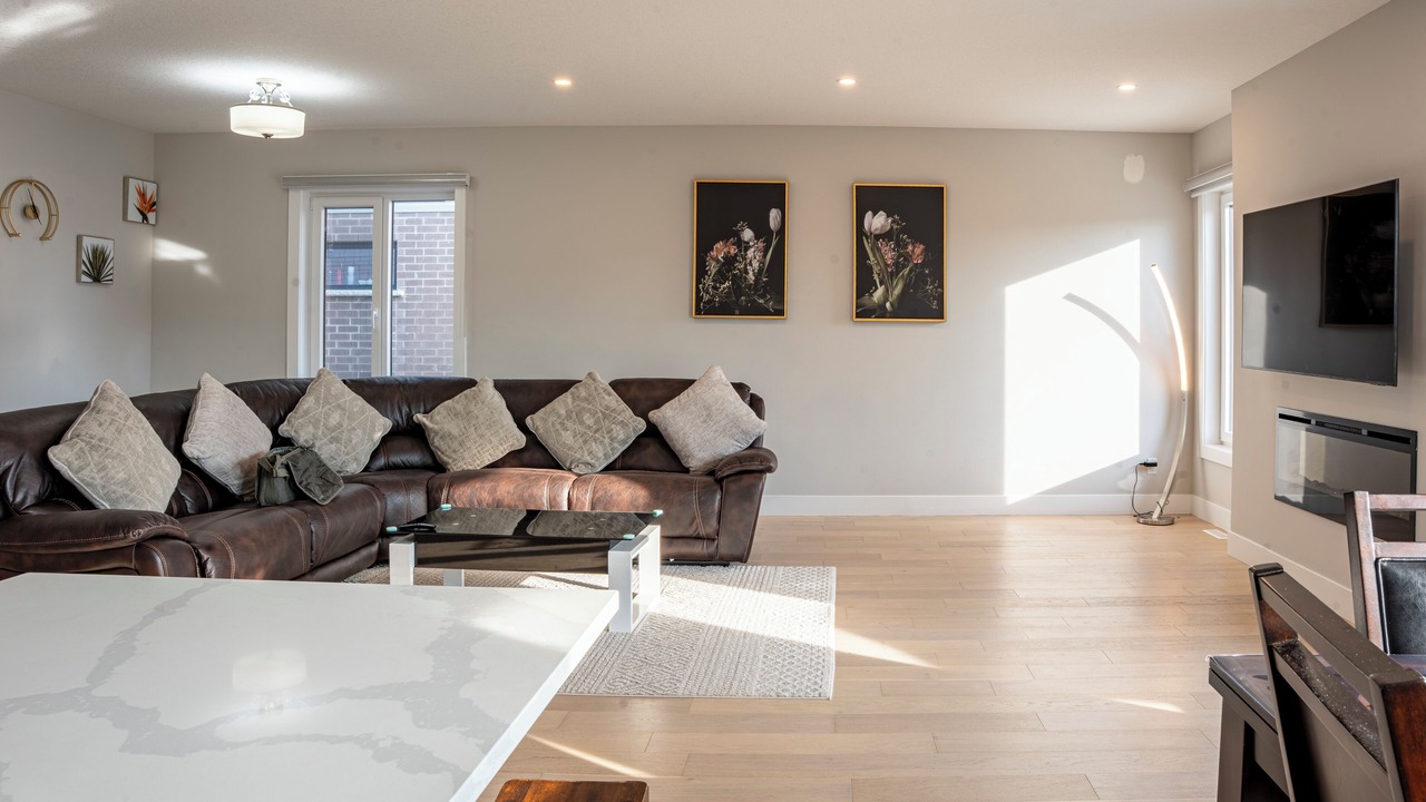 Photo of Livingroom in Middlesex Centre
