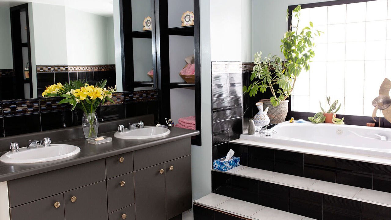 Photo of Bathroom in Newport Landing