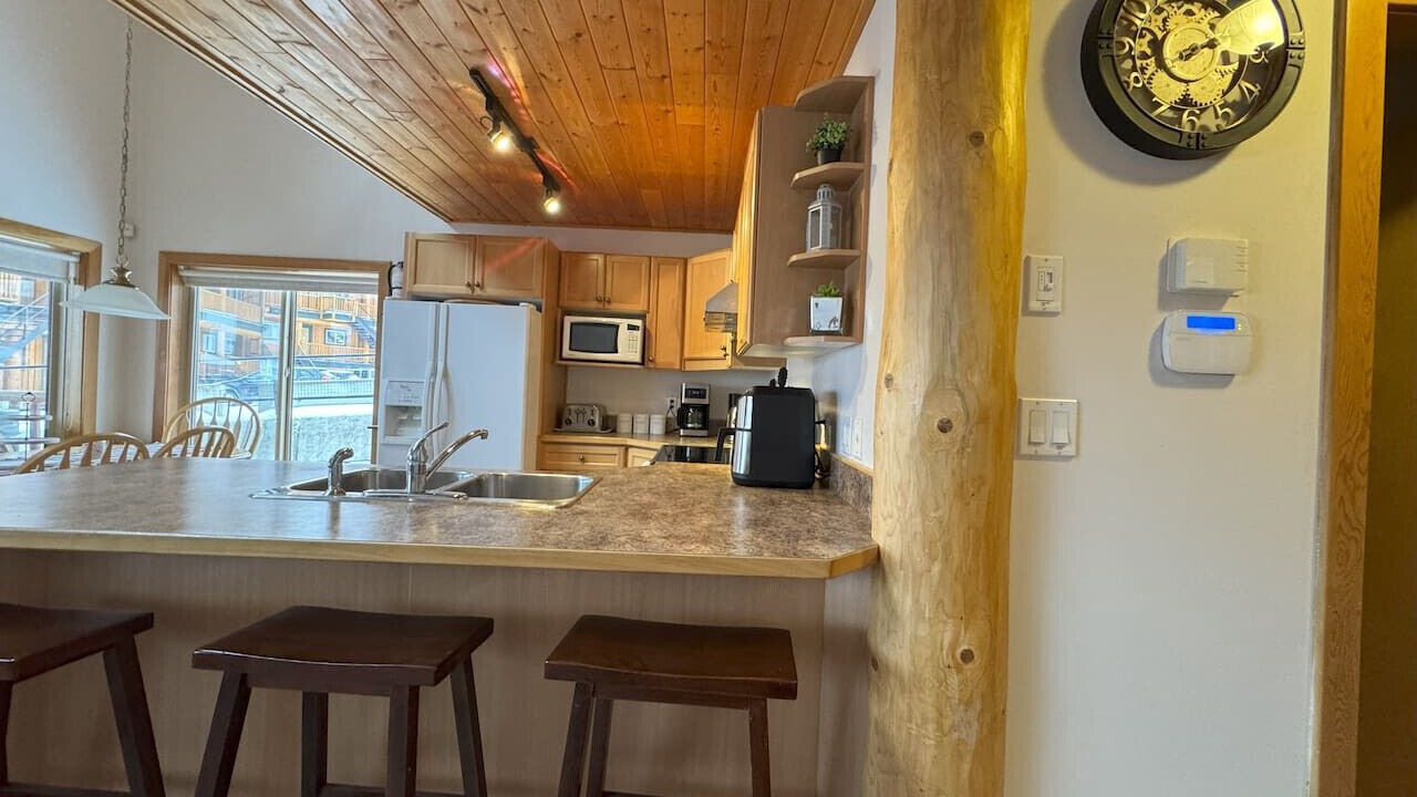 Photo of Kitchen in Okanagan-Similkameen