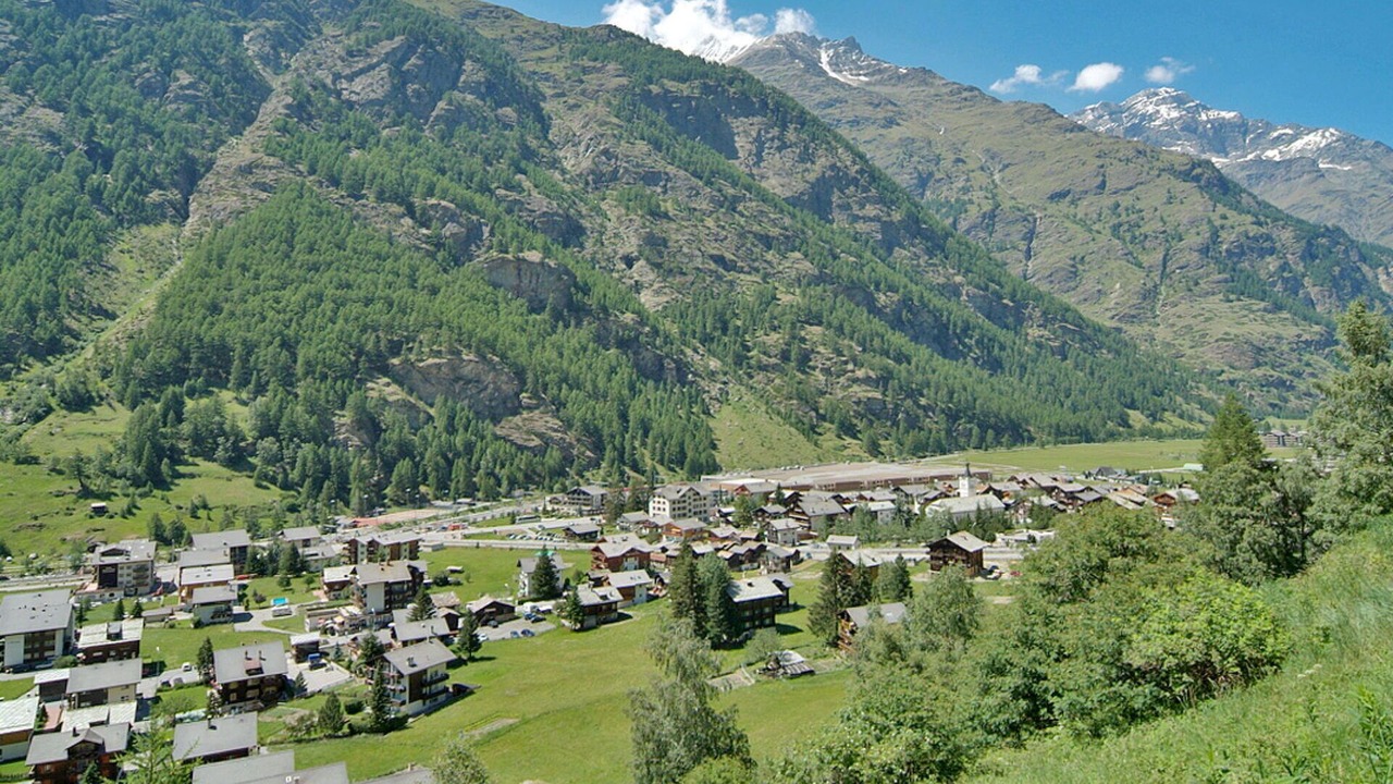 Photo of Others in Taesch