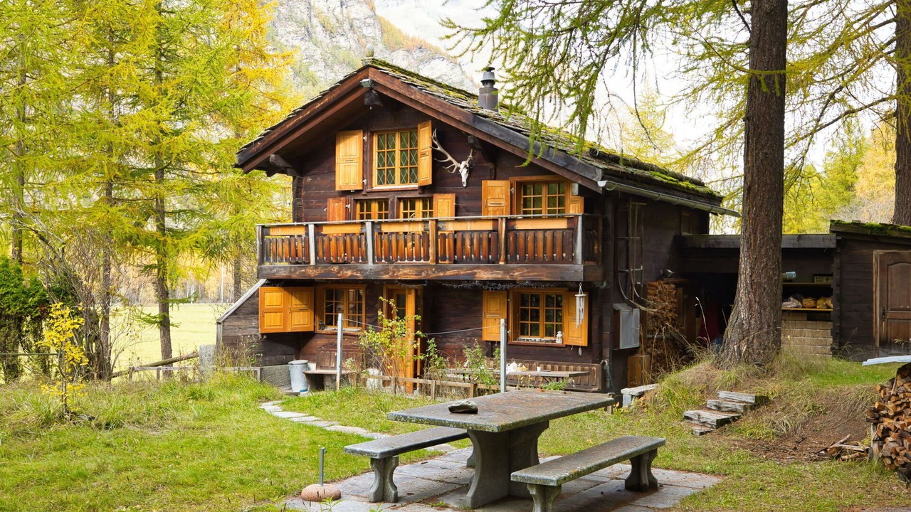 Photo of Others in Taesch