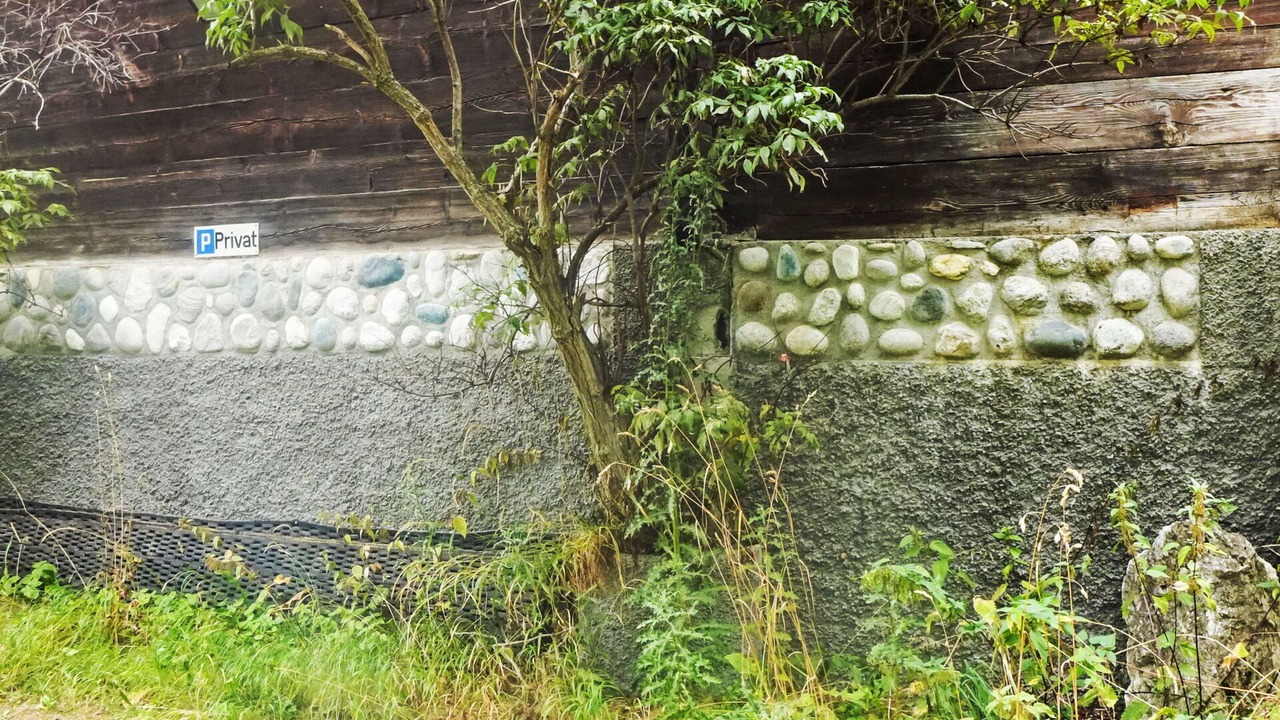 Photo of Others in Taesch
