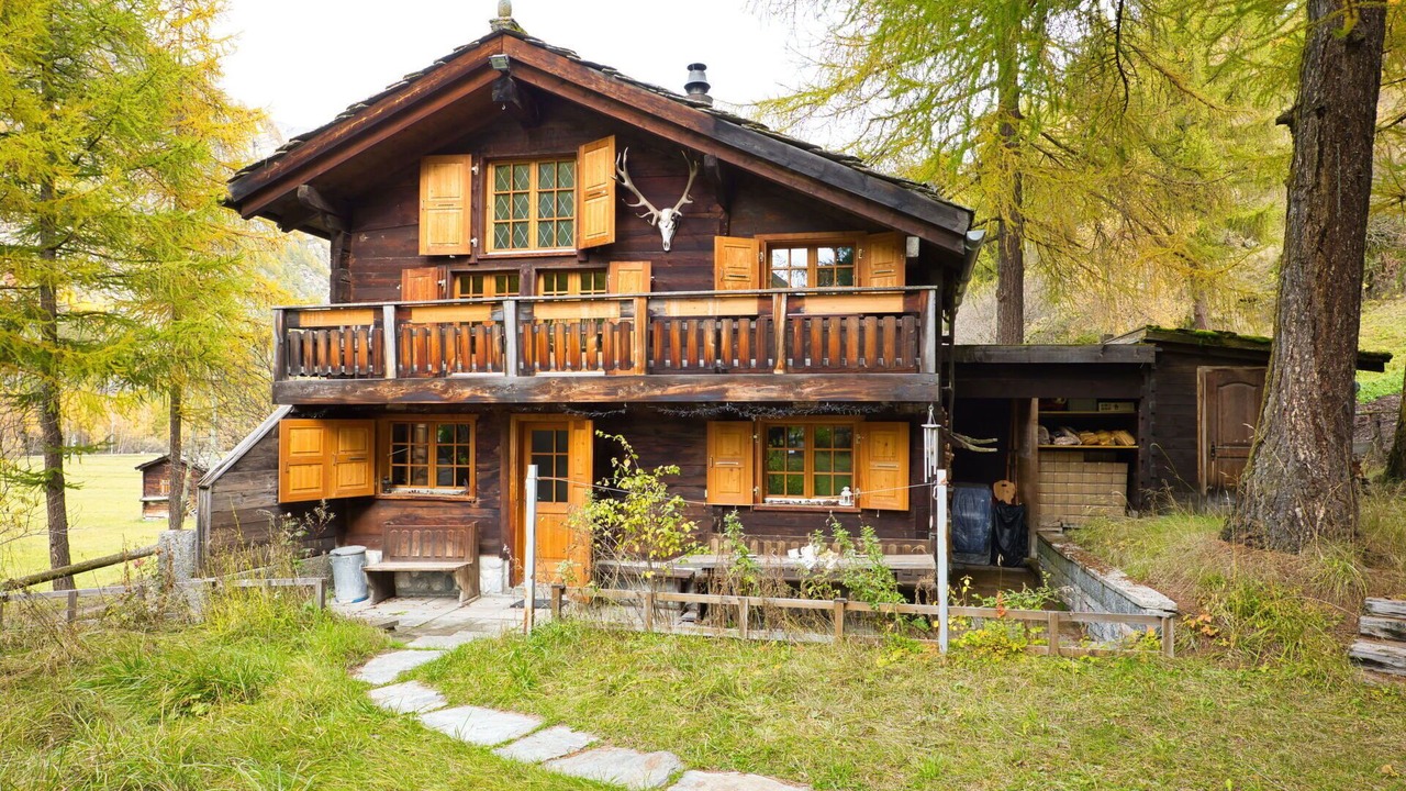 Photo of Others in Taesch