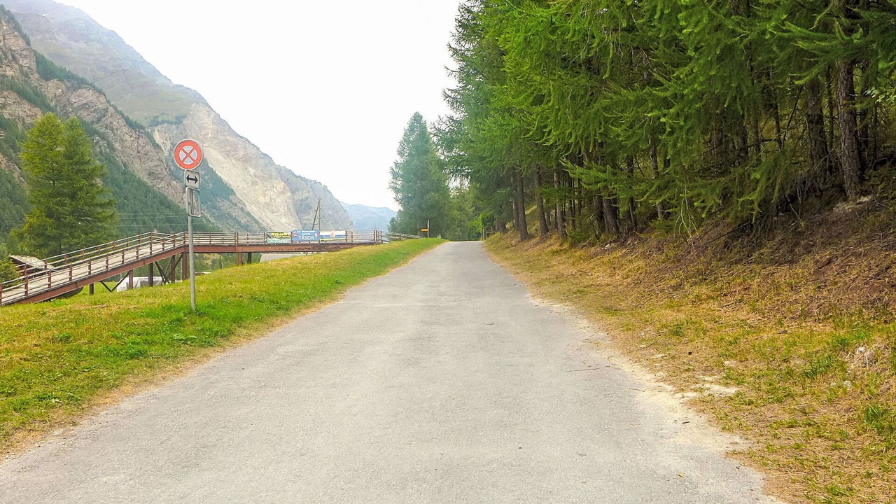 Photo of Others in Taesch