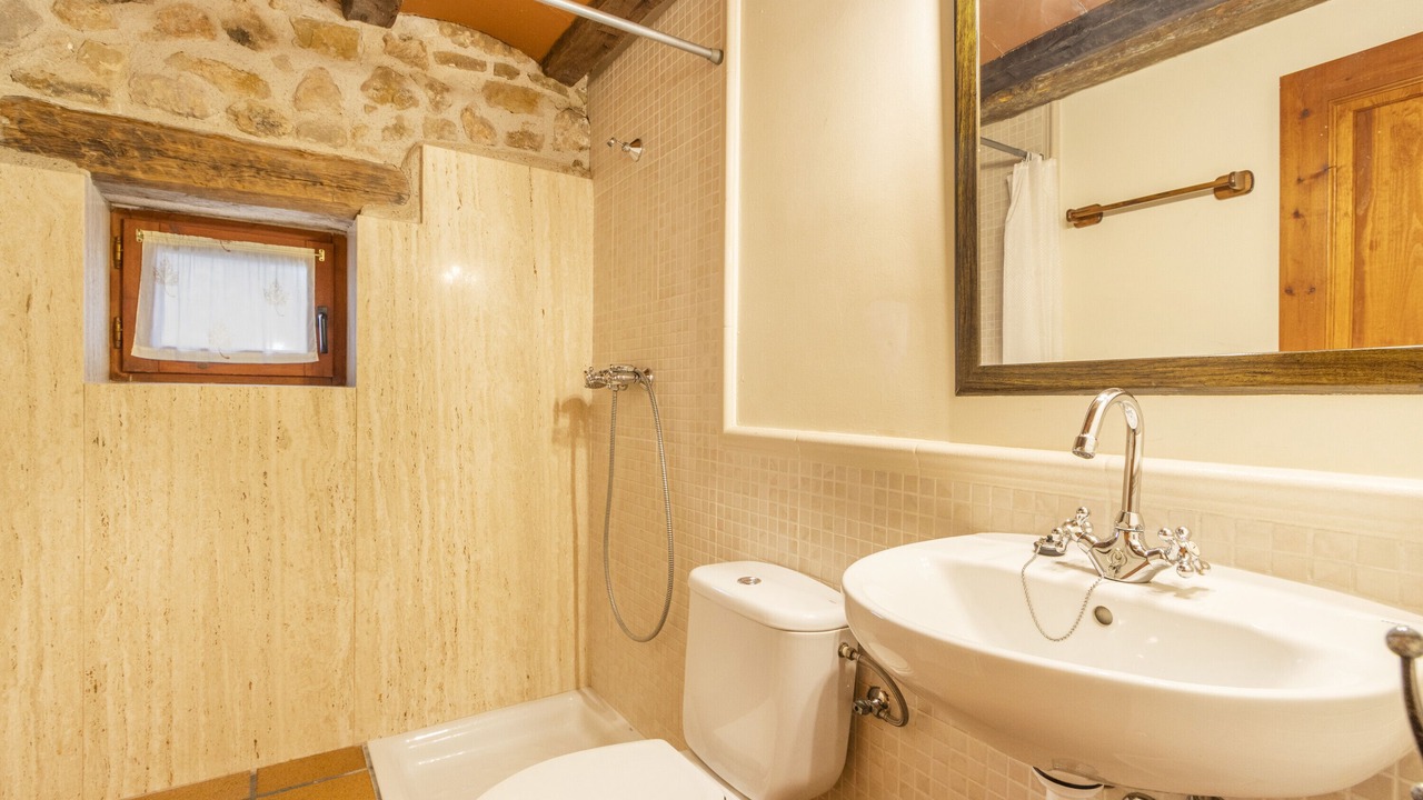 Photo of Bathroom in La Baronia de Rialb