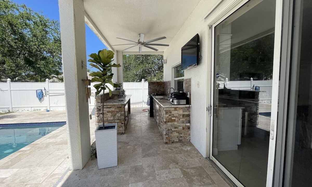 Photo of Patio Balcony in Trailer Estates