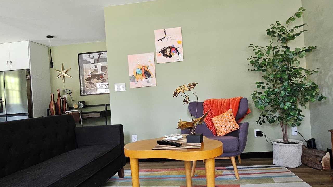 Photo of Livingroom in Jamestown