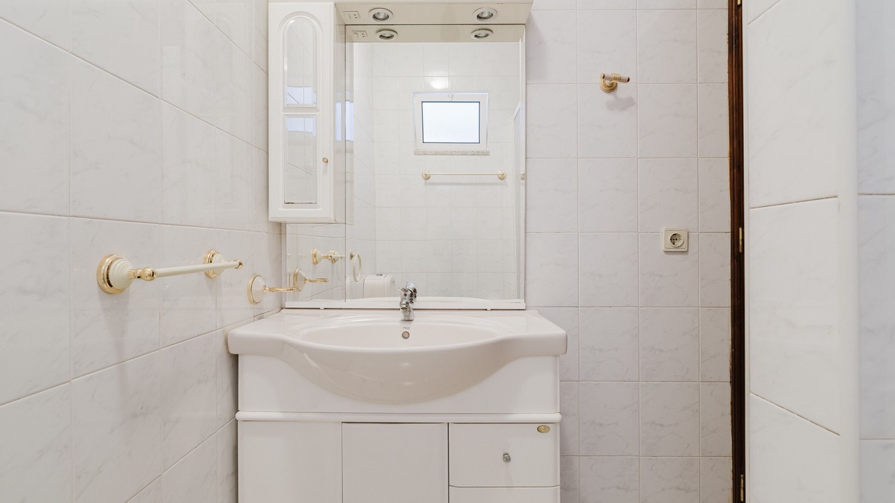 Photo of Bathroom in Gondifelos