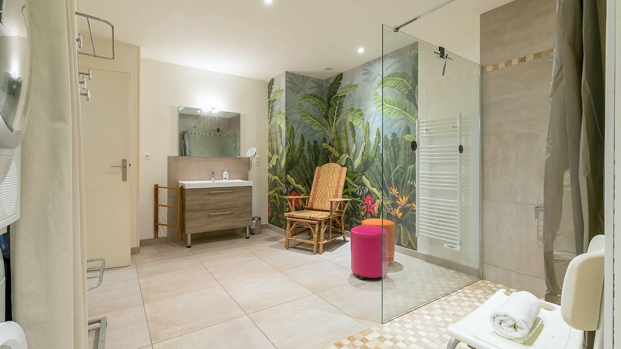 Photo of Bathroom in Faubourg North