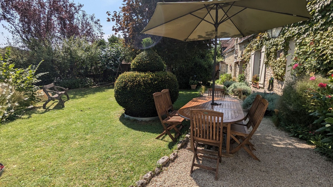 Photo of Outdoor in Yevre-le-Chatel
