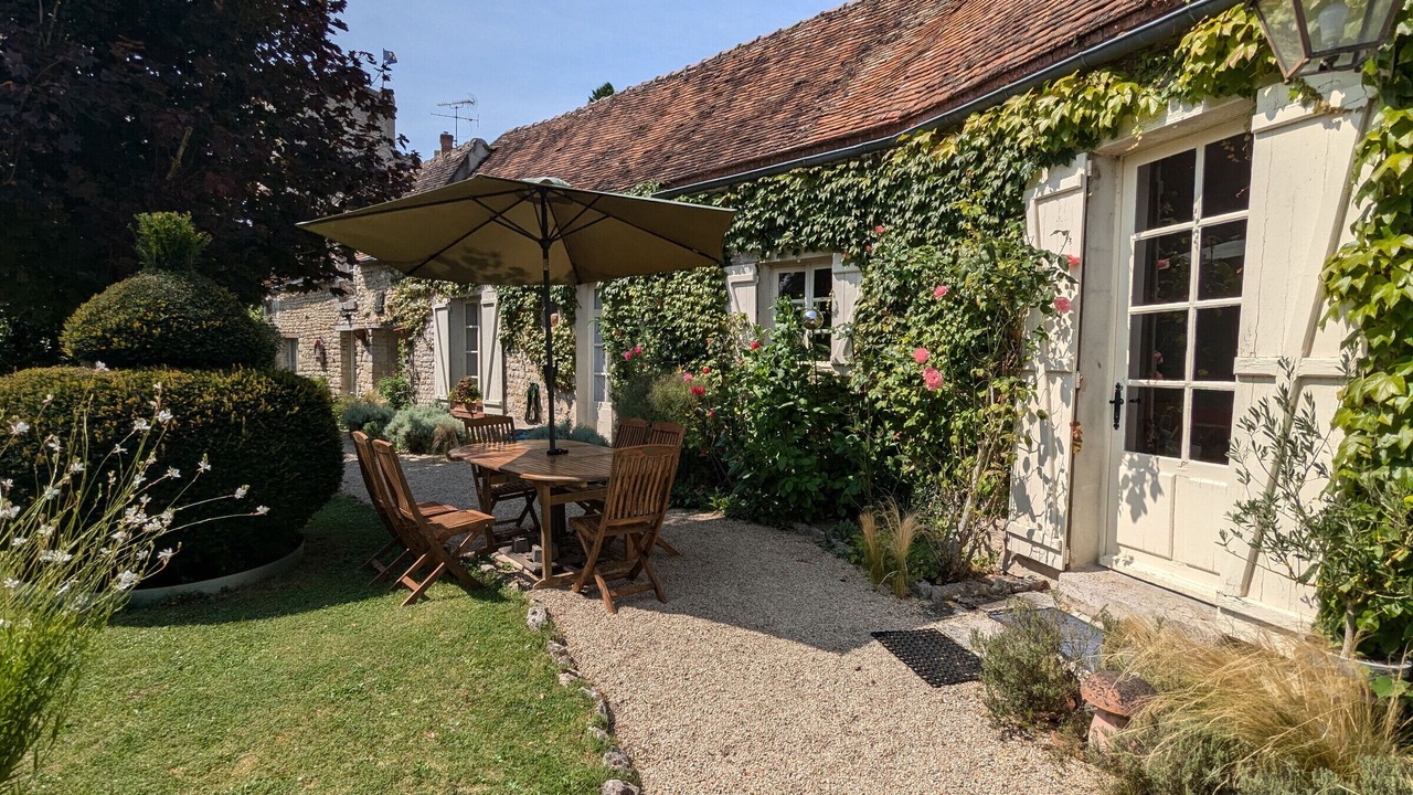 Photo of Outdoor in Yevre-le-Chatel