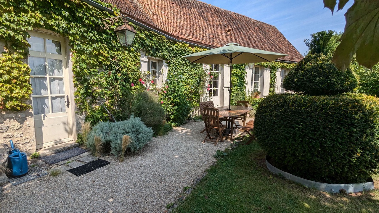 Photo of Outdoor in Yevre-le-Chatel