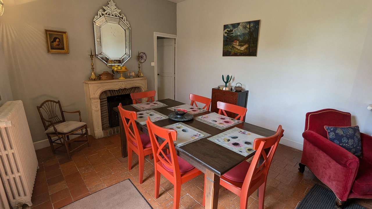 Photo of Others in Yevre-le-Chatel