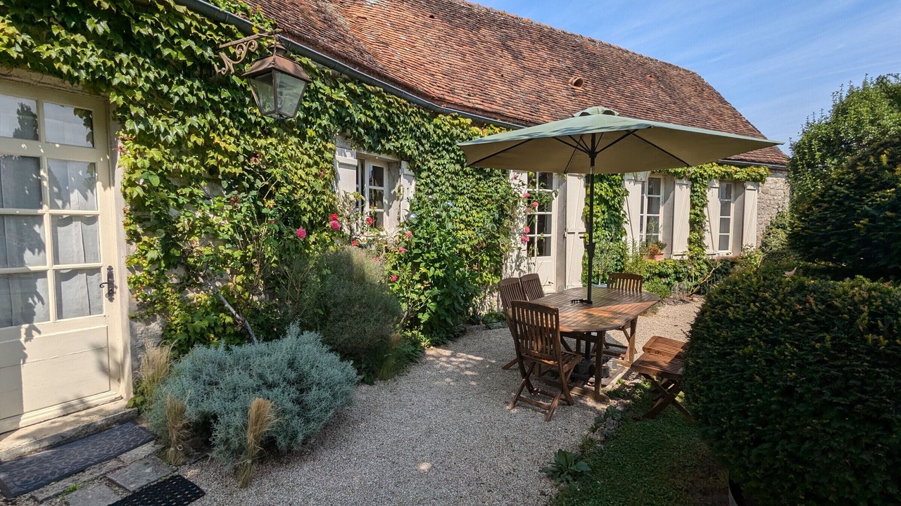 Photo of Outdoor in Yevre-le-Chatel