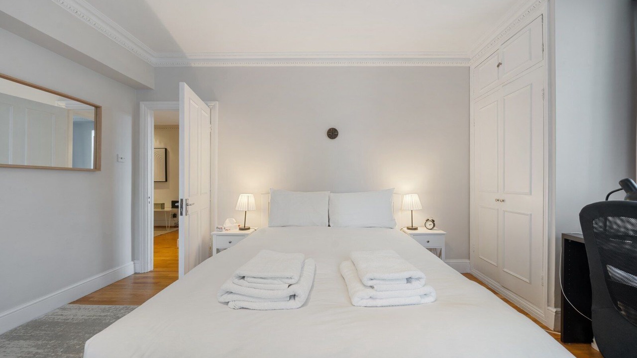 Photo of Bedroom in Lancaster Gate
