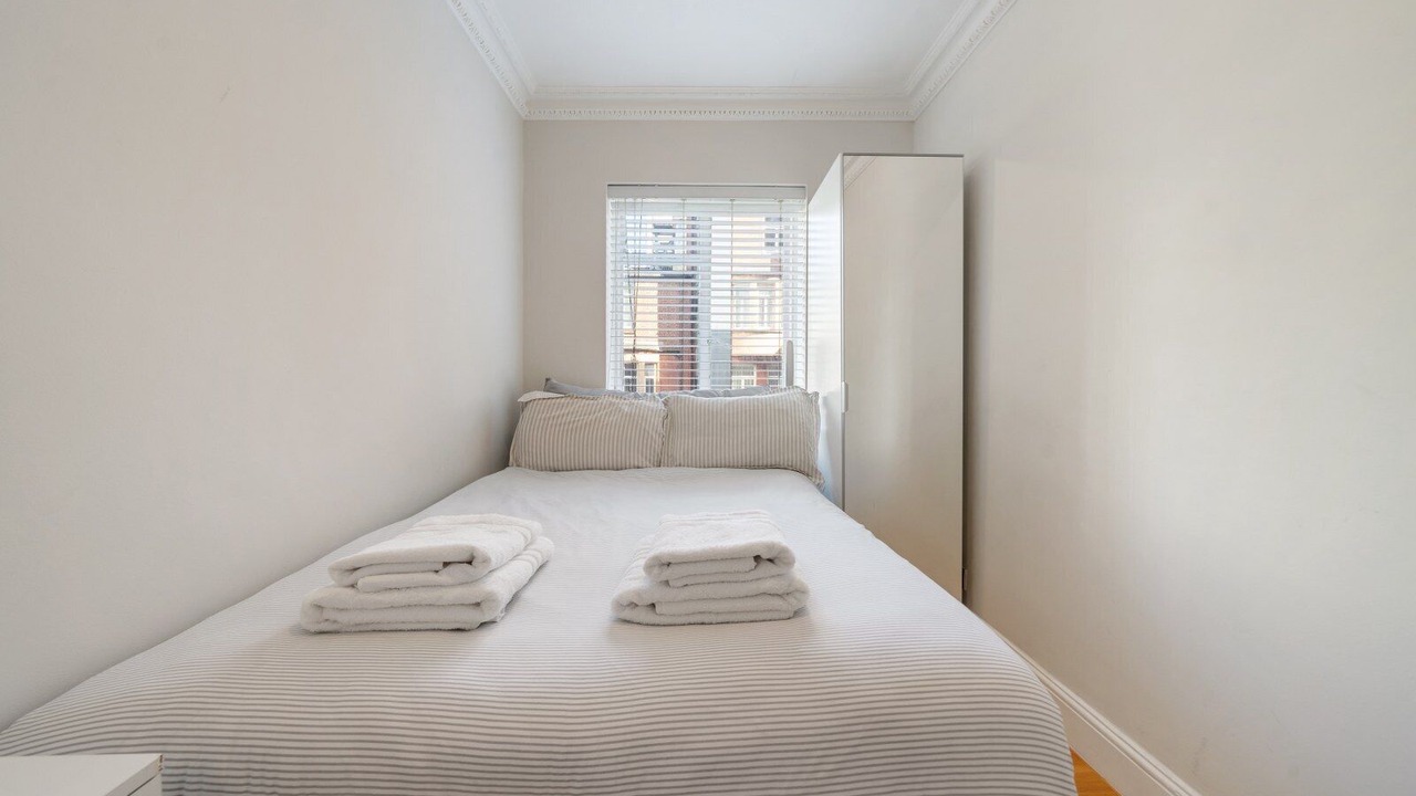 Photo of Bedroom in Lancaster Gate