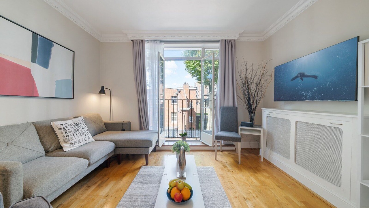 Photo of Livingroom in Lancaster Gate