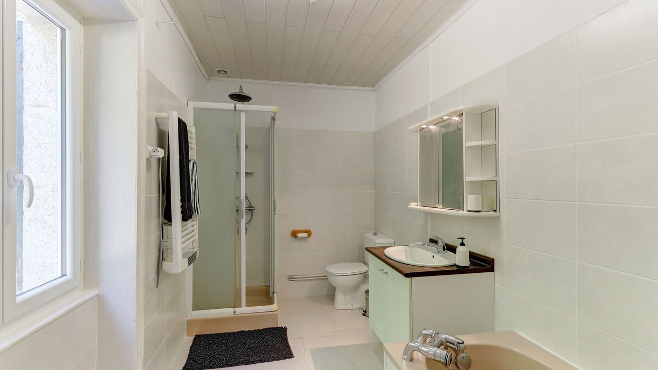 Photo of Bathroom in Arconsat