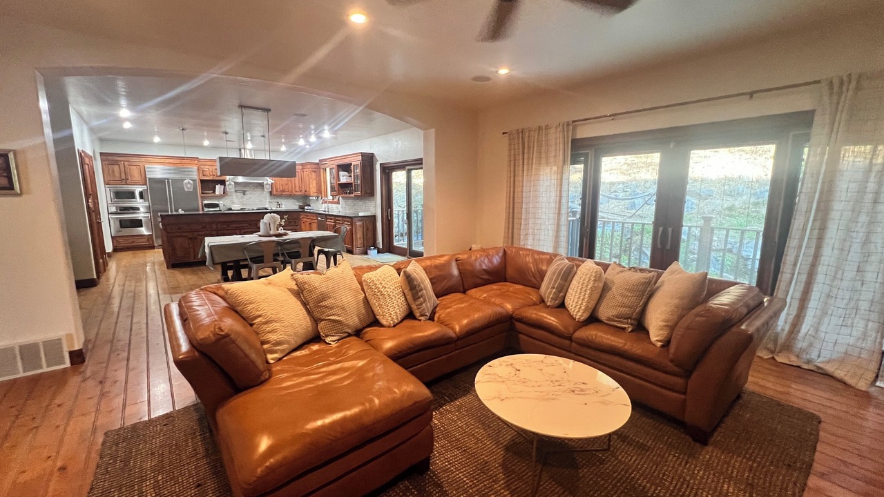 Photo of Livingroom in Lakeview