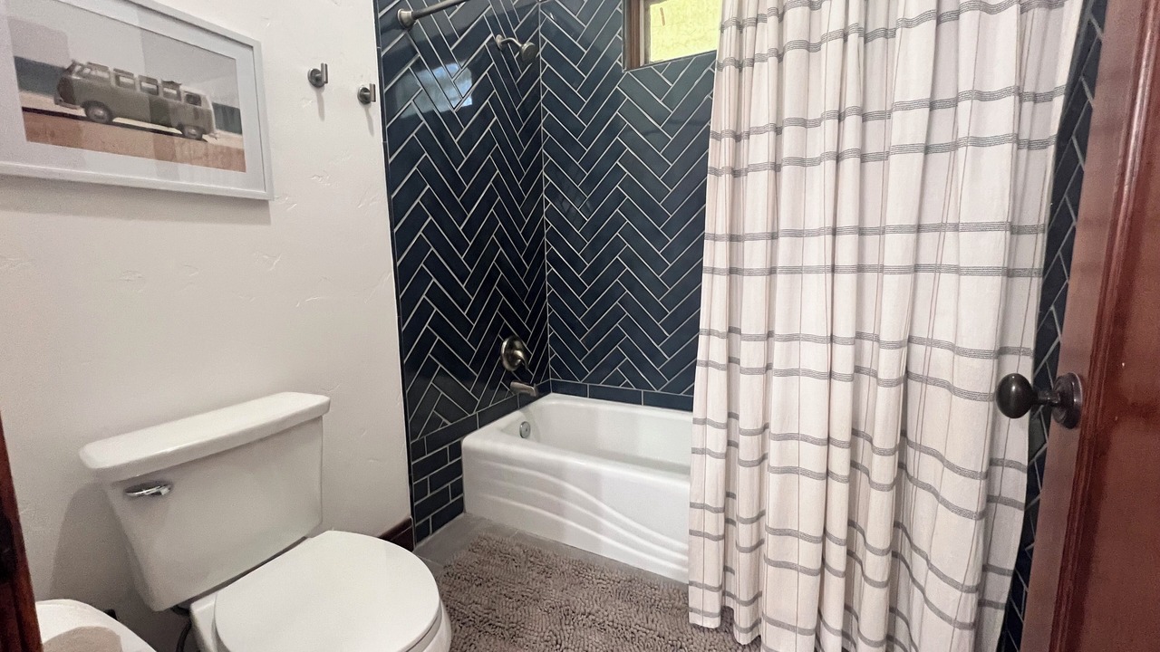 Photo of Bathroom in Lakeview