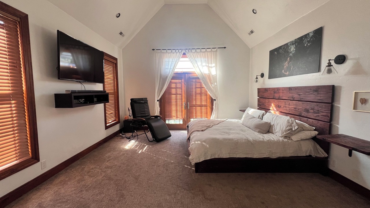 Photo of Bedroom in Lakeview
