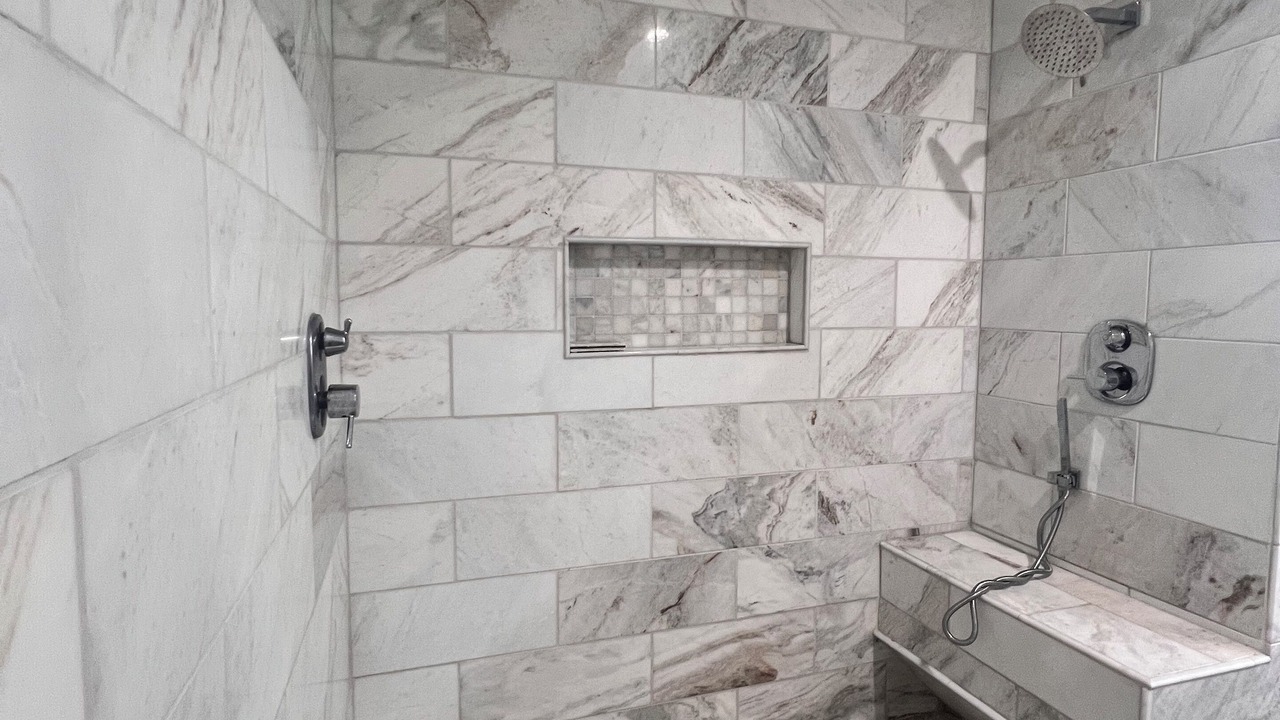 Photo of Bathroom in Lakeview