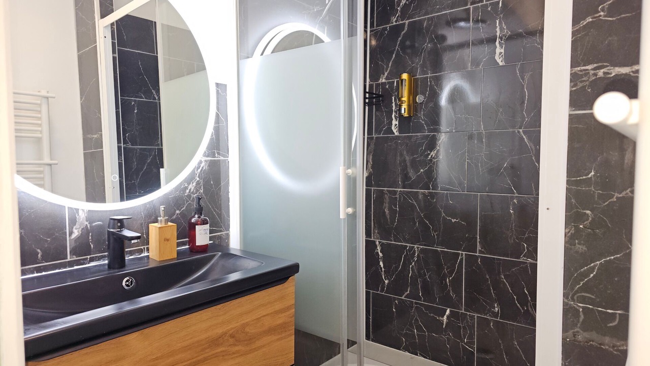 Photo of Bathroom in Limoux