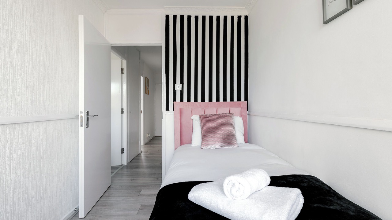 Photo of Bedroom in Lansbury