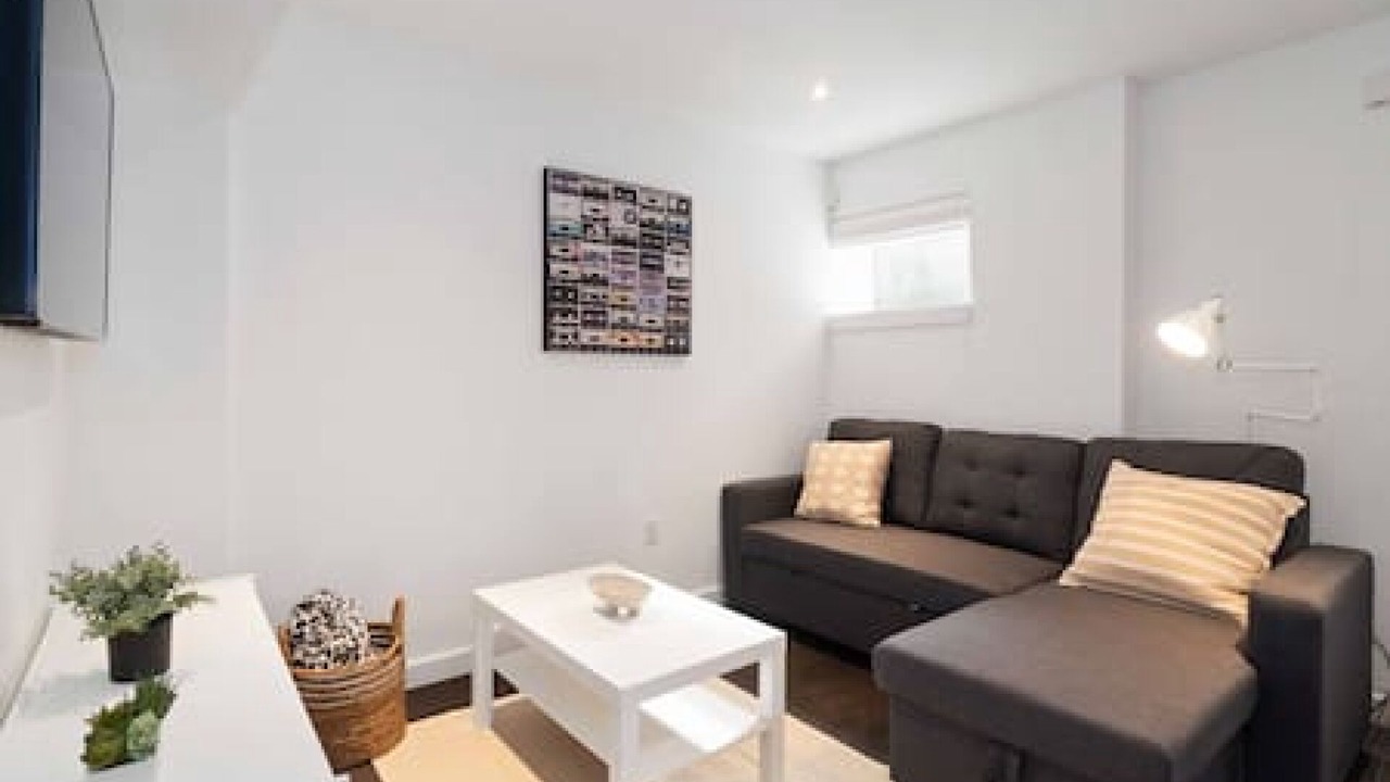 Photo of Livingroom in East Side