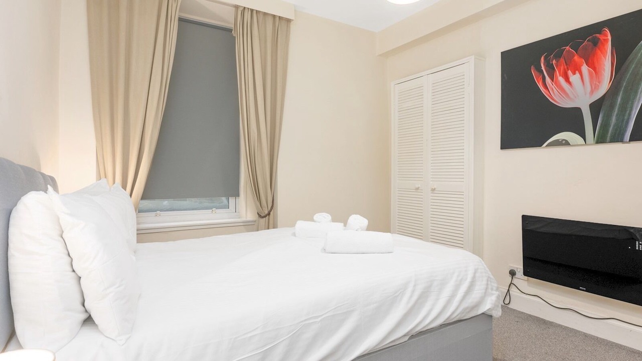 Photo of Bedroom in Tollcross