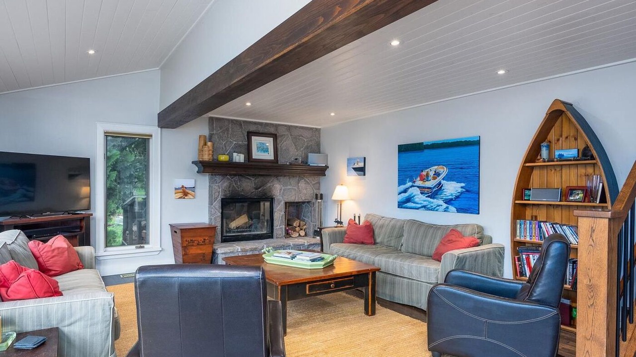 Photo of Livingroom in Muskoka Lakes