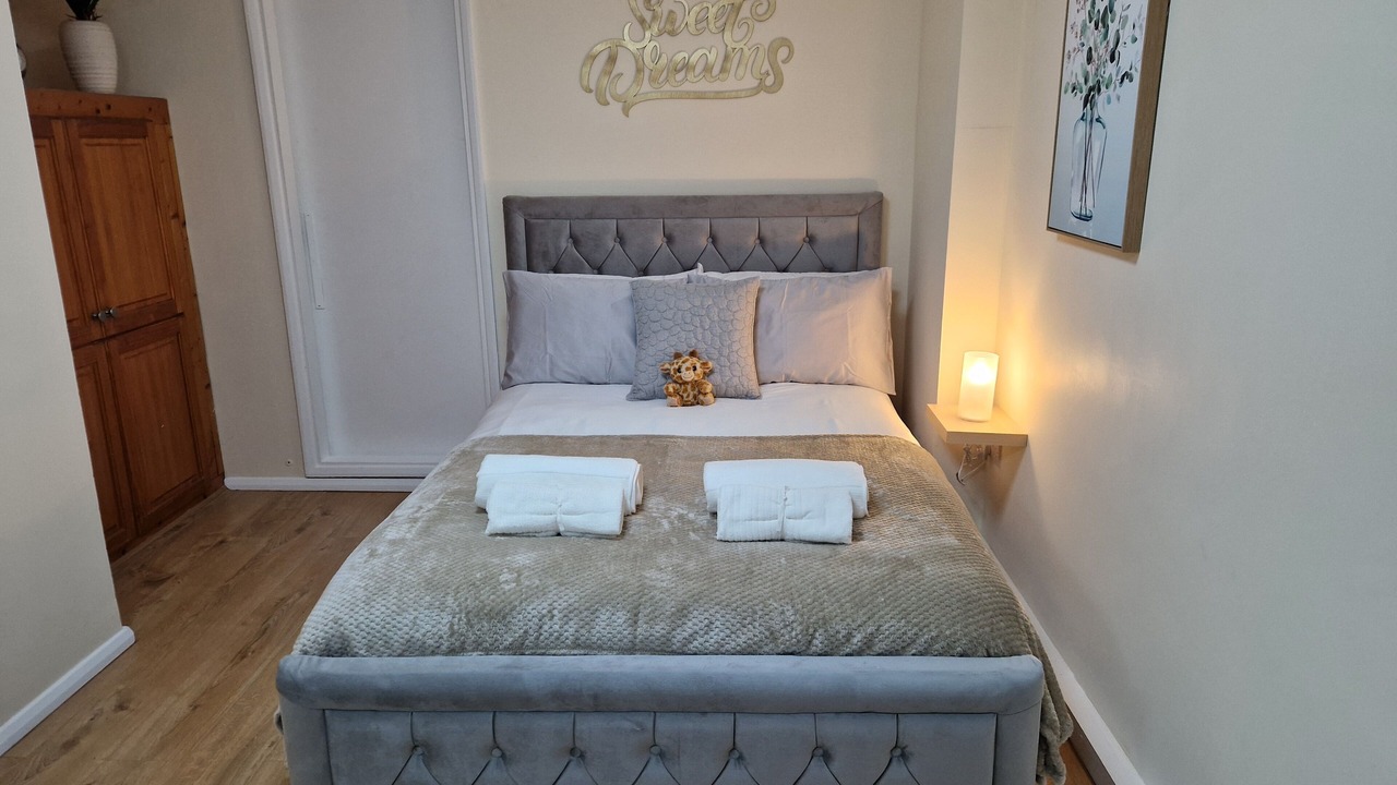 Photo of Bedroom in Cranford