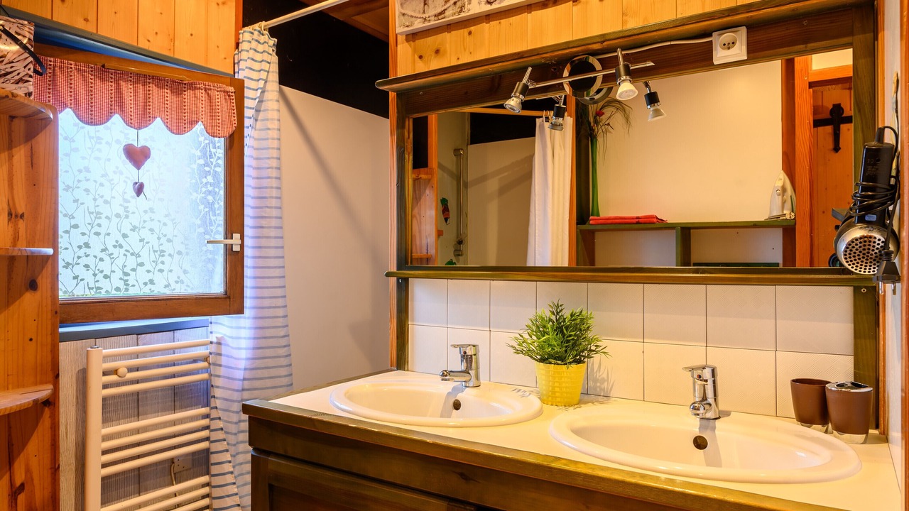Photo of Bathroom in Saint-Maurice-sur-Moselle