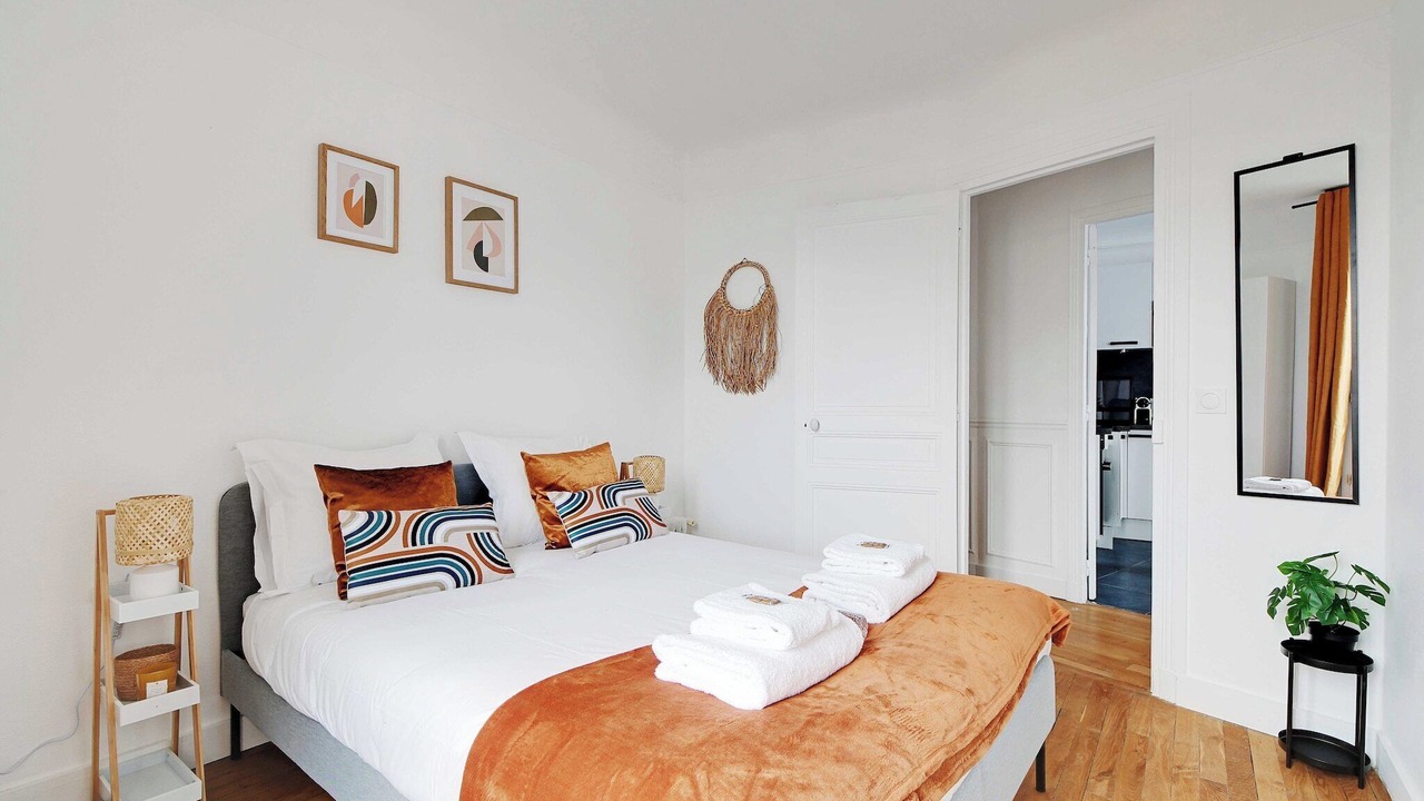 Photo of Bedroom in Suresnes