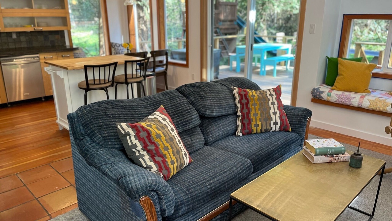Photo of Livingroom in Point Roberts