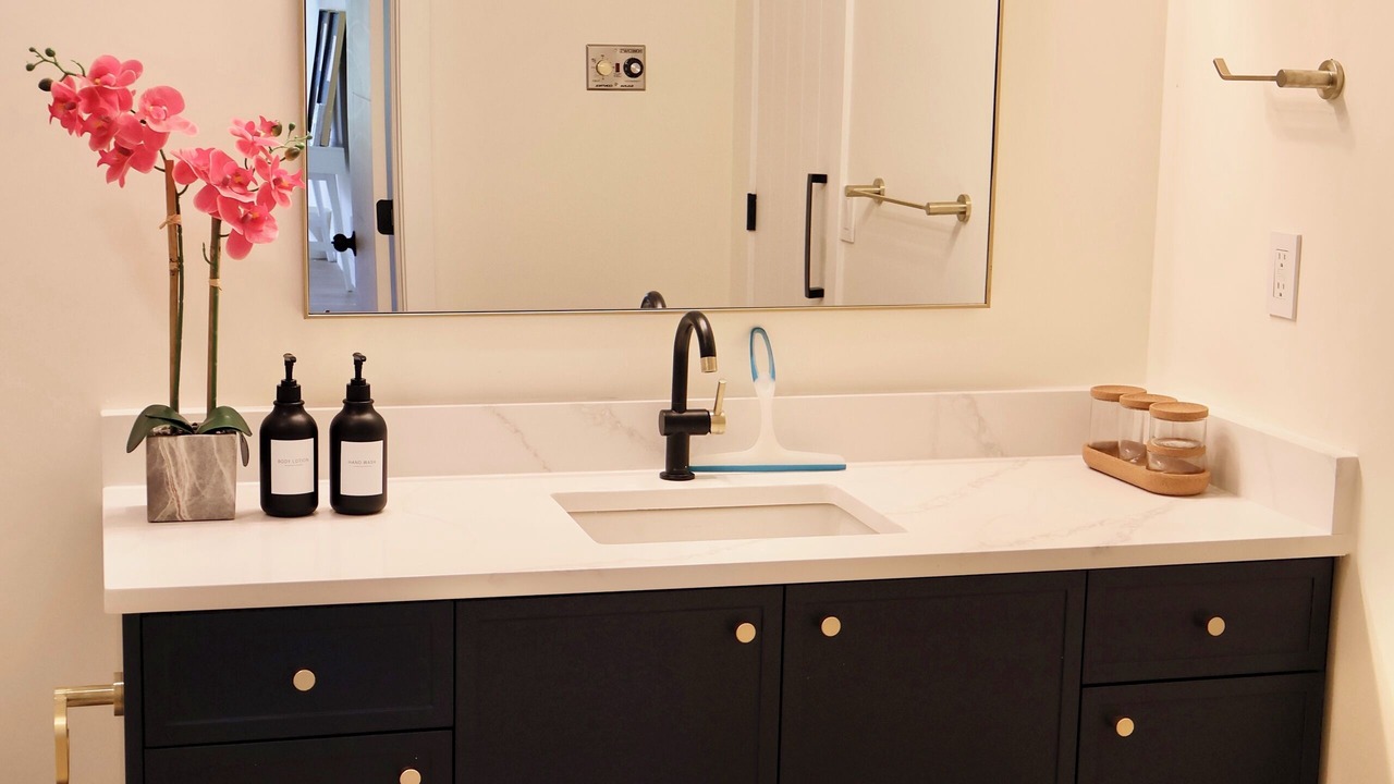 Photo of Bathroom in Valley Ridge