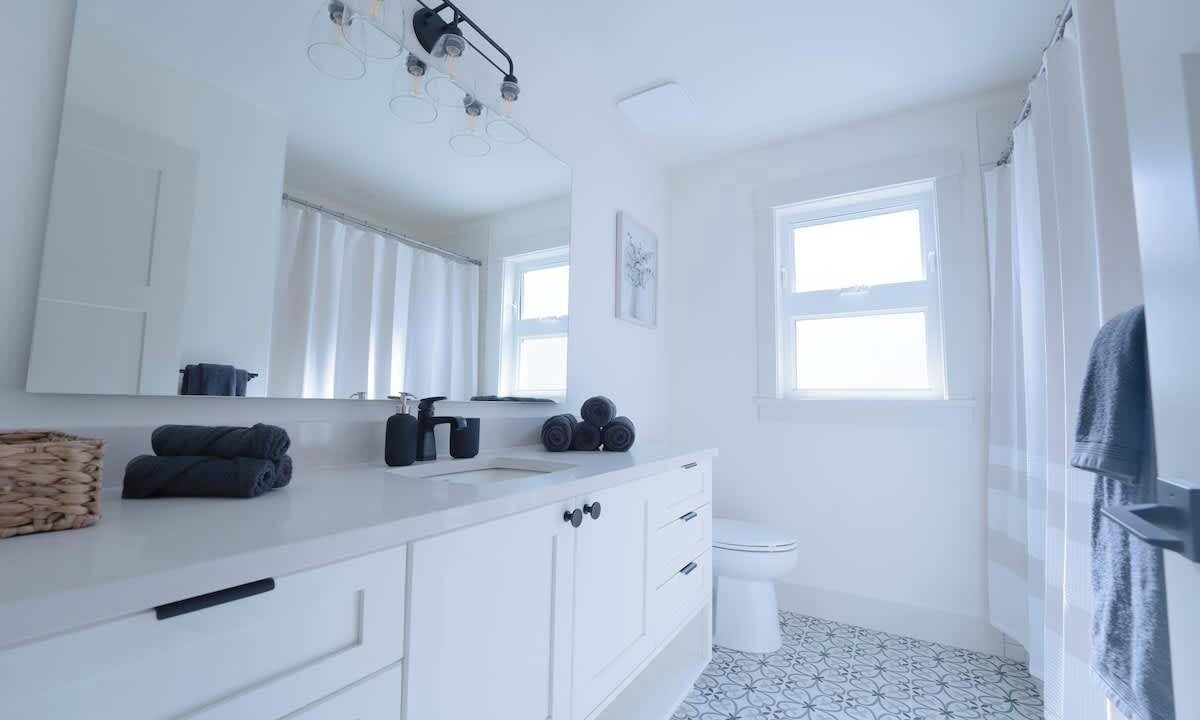Photo of Bathroom in Willoughby