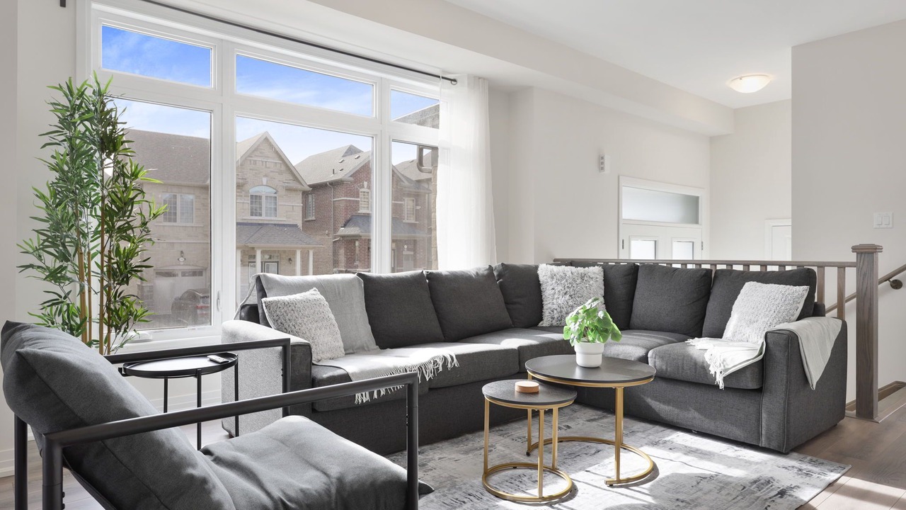Photo of Livingroom in Pickering