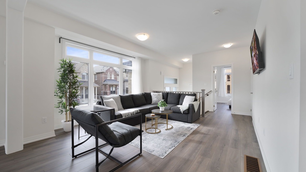 Photo of Livingroom in Pickering