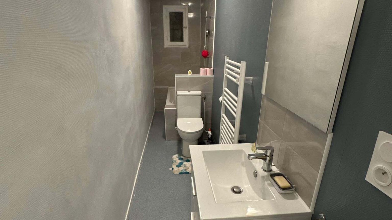 Photo of Bathroom in Brochon