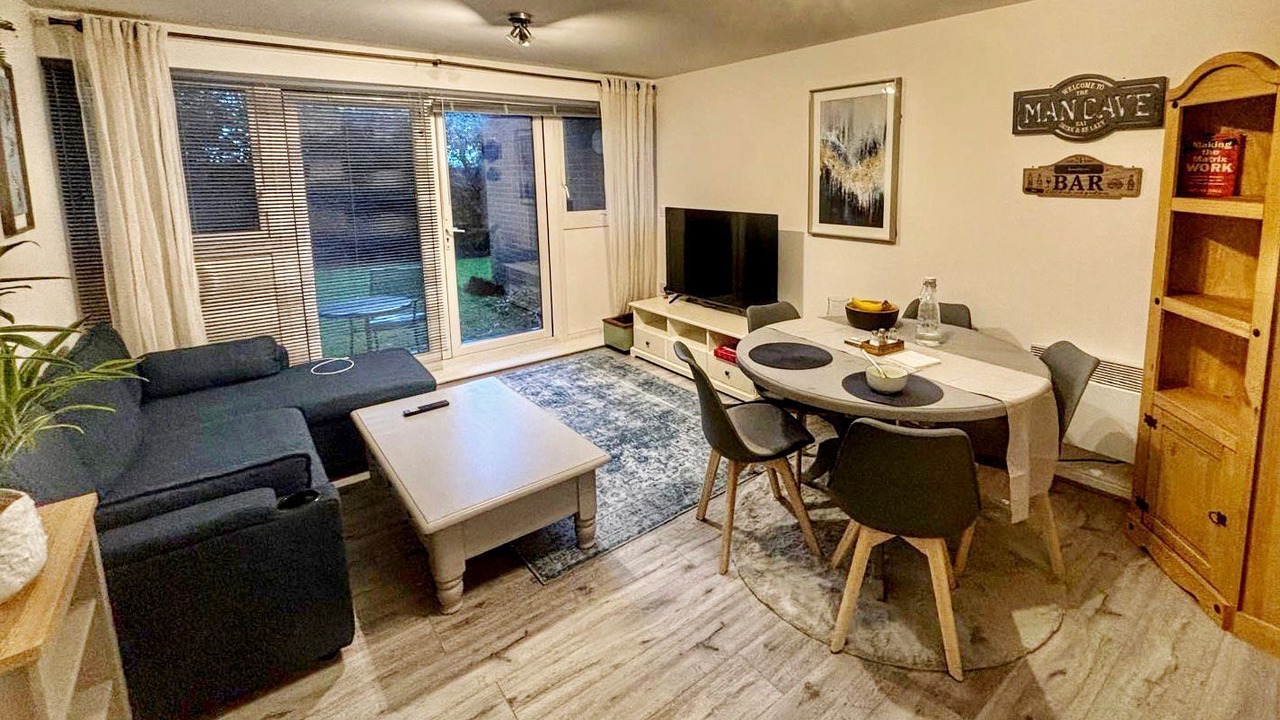 Photo of Livingroom in Langley Marish