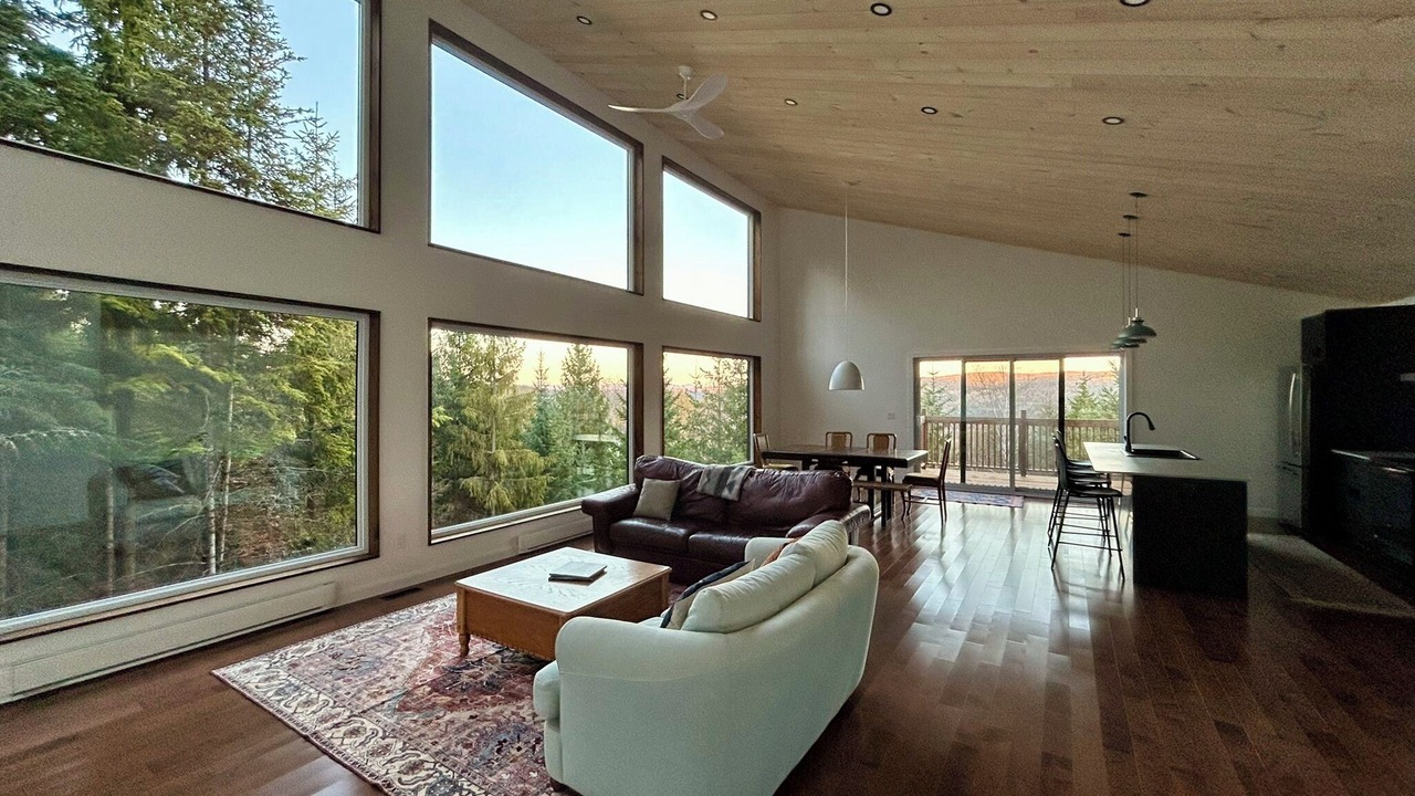 Photo of Livingroom in Baie-St-Paul