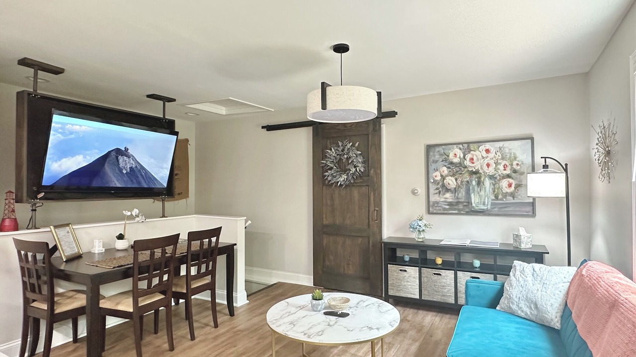 Photo of Livingroom in Brewers Hill